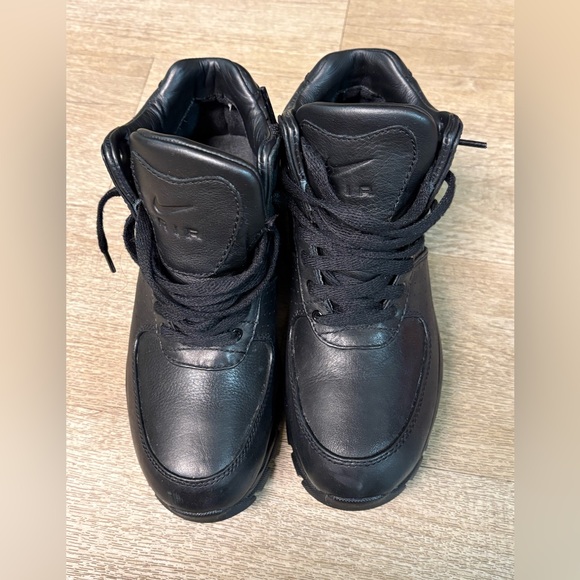 NIKE ACG BOOTS BIG KIDS SIZE 6Y - Picture 3 of 11